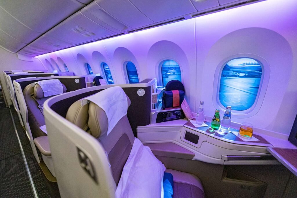 Check Lot Airlines Business Class Services