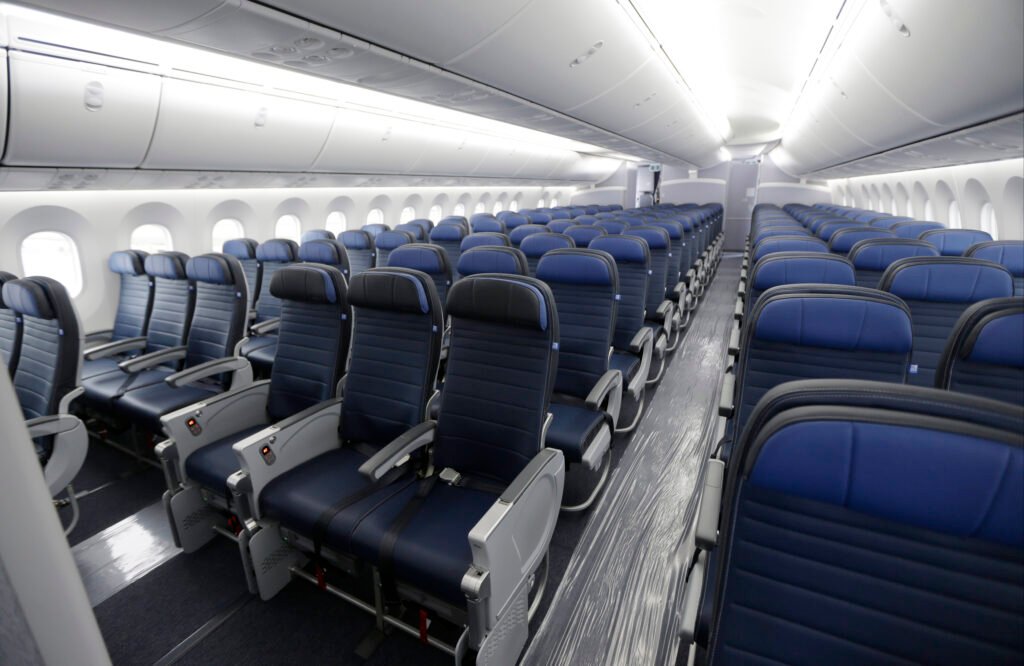 Get Delta Airlines Business Class Experience & Dining